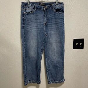 Judy Blue High-Waist  Cropped Wide-leg Jeans in a Medium Blue Wash Size 15/32